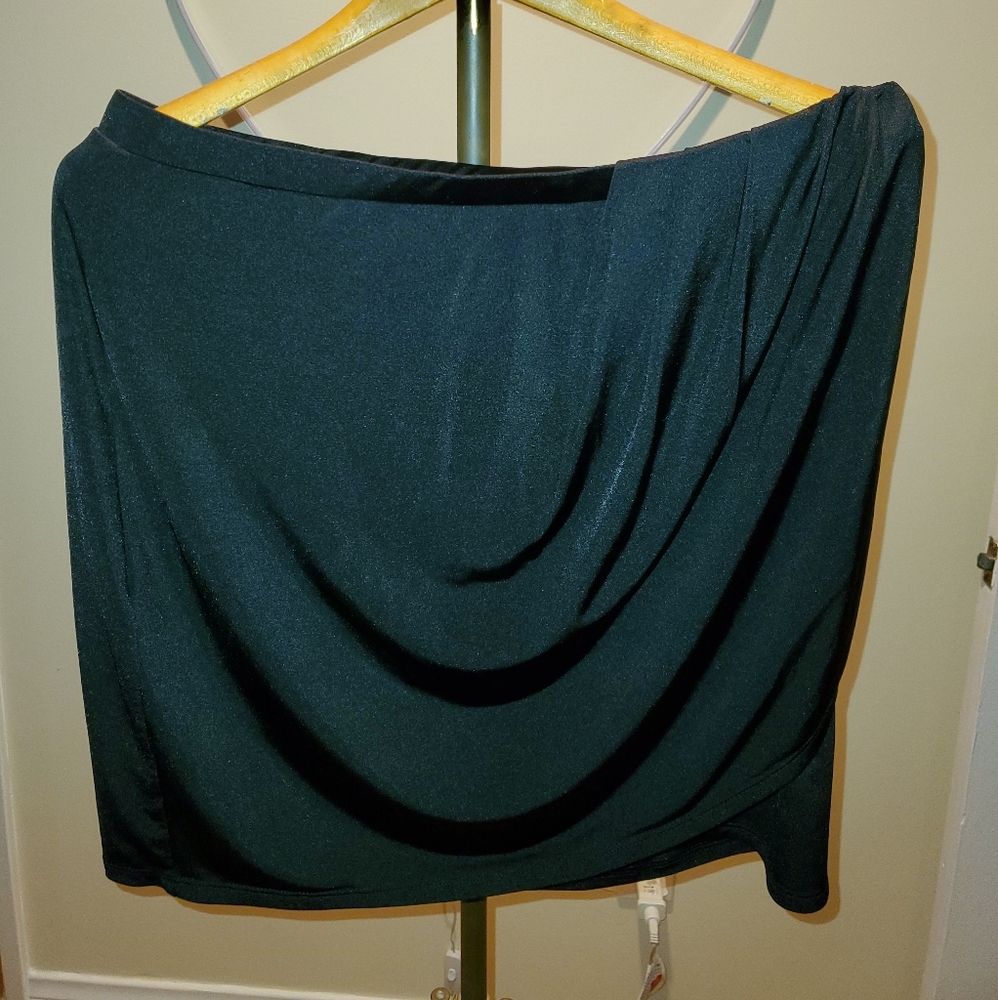 EXPRESS NWT Large Vibrant black faux mini skirt